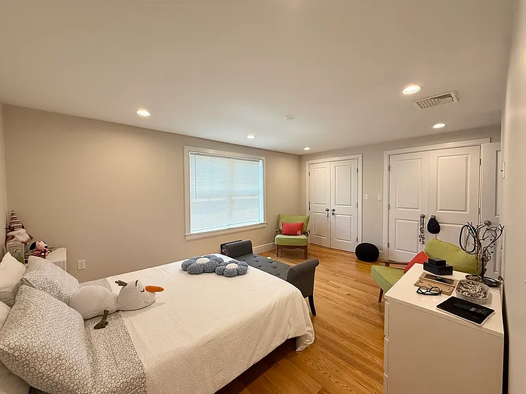 821 Winthrop Ave #2 — Photo 7