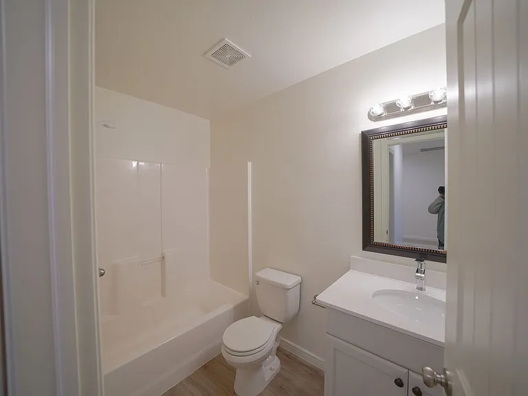 1000 E Bluffview Dr #115 — Photo 11