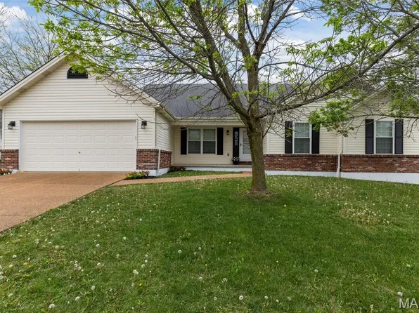 241 Huntsdale Dr, Wentzville, MO 63385