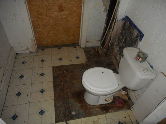 5th image of 3228 S Benton Ave