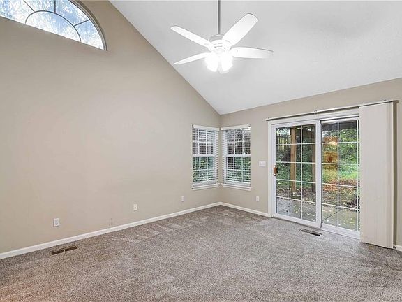4th image of 246 Vista Cir