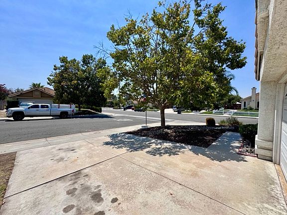 4th image of 39709 Garin Dr
