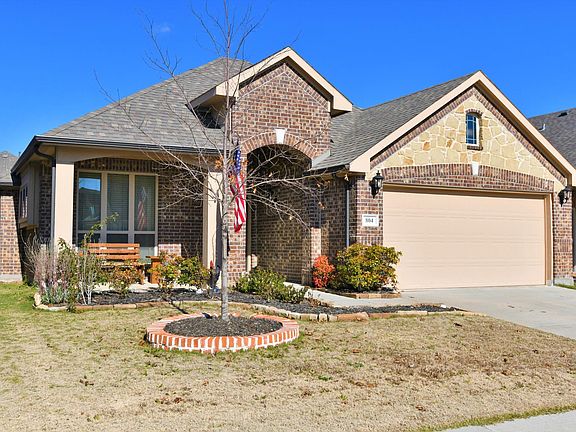 2nd image of 804 Chatsworth Dr