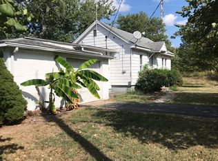 406 Biby St, Christopher, IL 62822