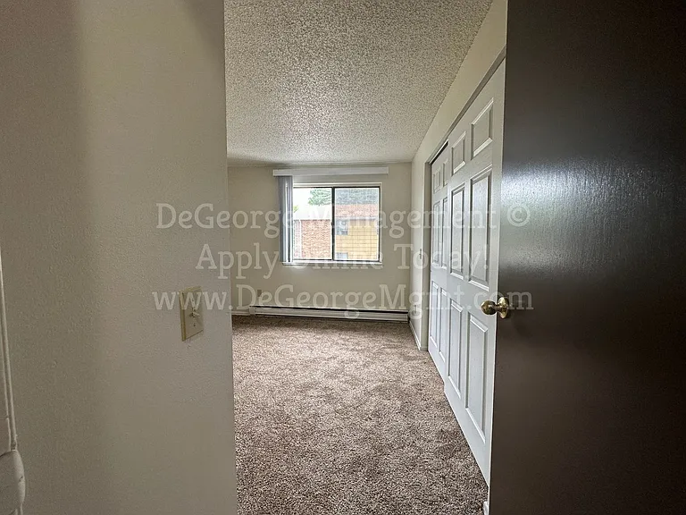 Oak Ridge Manor Apartments — Photo 25
