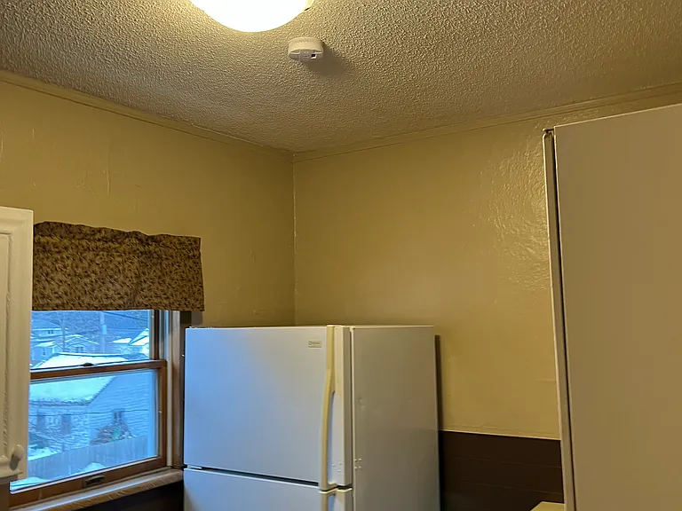 802 N River St #2 — Photo 7