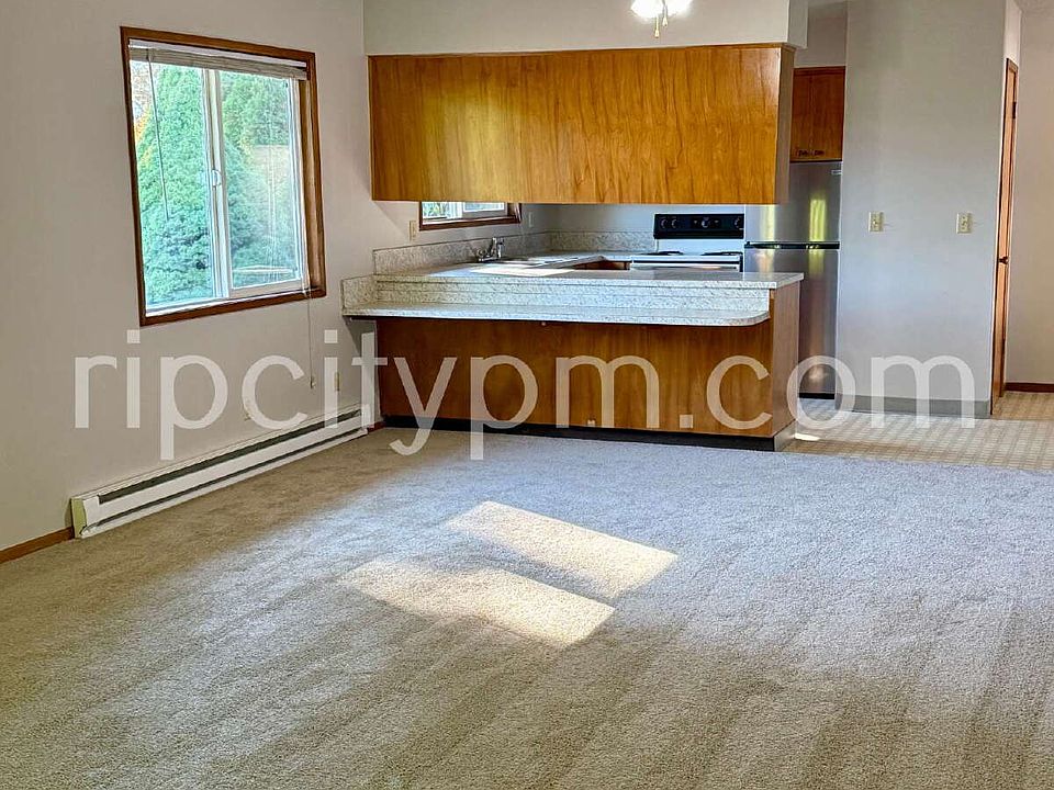 1st image of 21723 SE Alder Dr APT 6