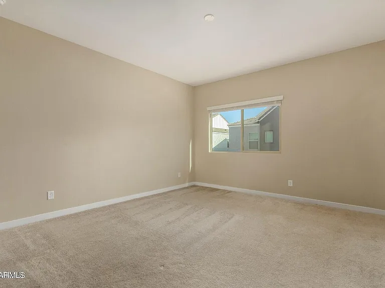 2268 W Laurie Ln — Photo 17