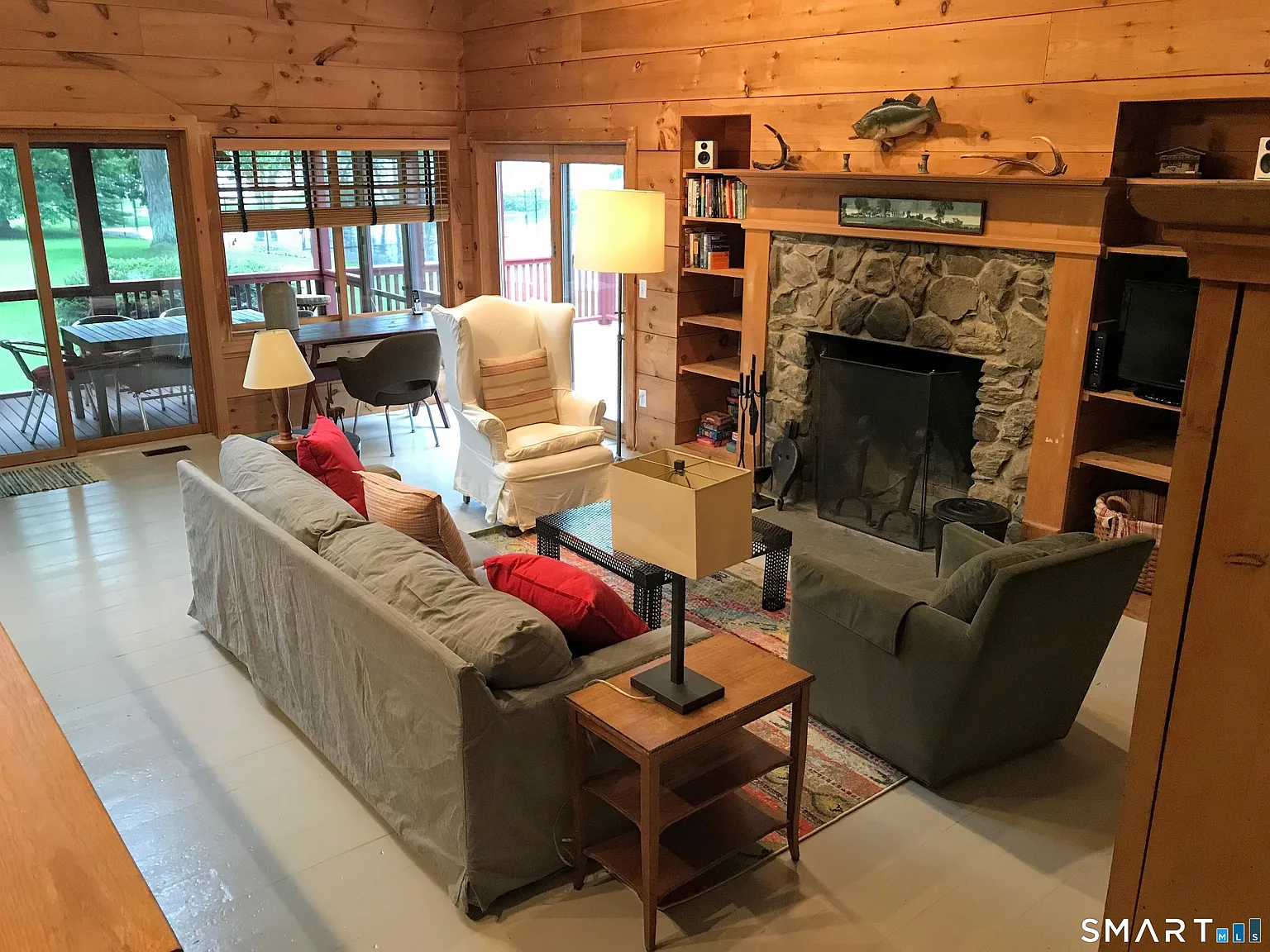 4 bed, 2.5 bath, 2048 sqft, $5,500 — Photo 3