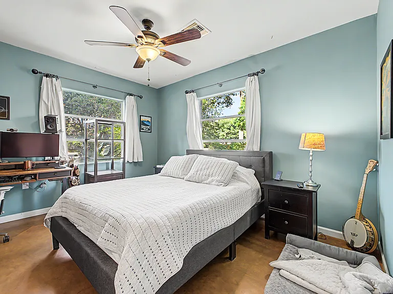329 W Georgia Ave — Photo 13