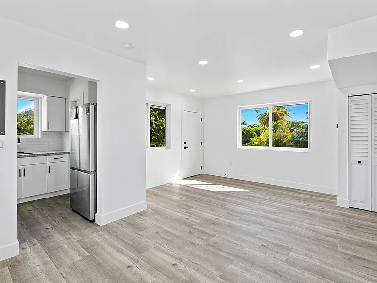 7600 N Miami Ave — Photo 15