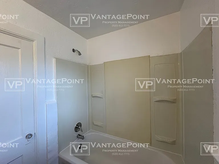 123 Oak St — Photo 11