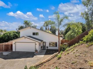 548 Lado De Loma Dr, Vista, CA 92083