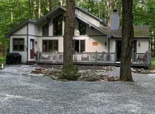 129 Pine Dr, Pocono Lake, PA