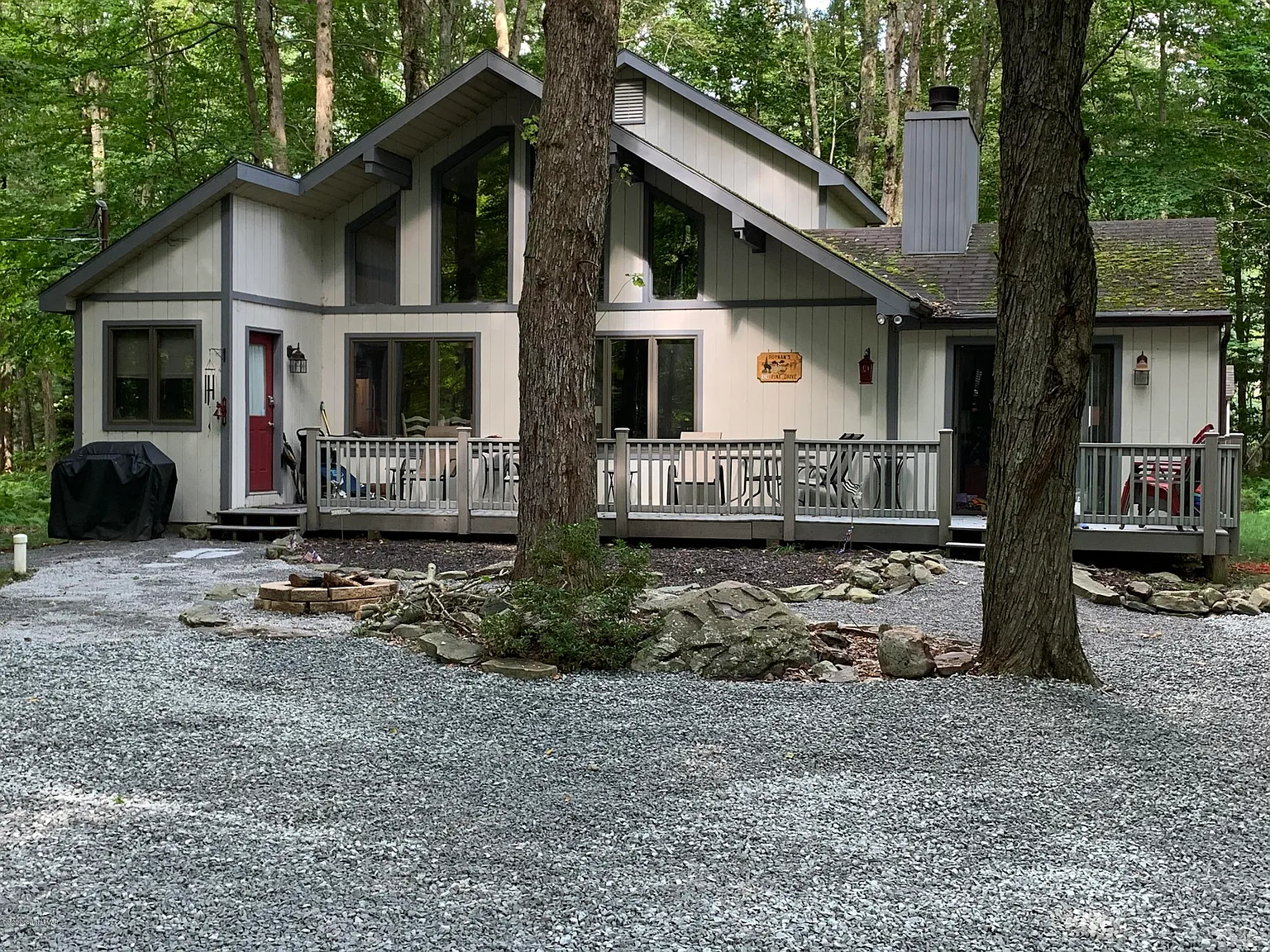 129 Pine Dr photo 1