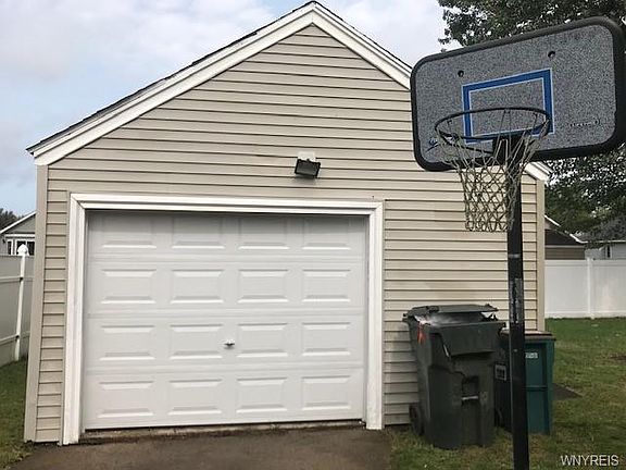 2nd image of 842 Lee Ave