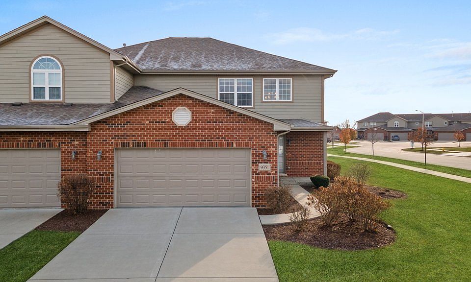 1st image of 9351 Parkwood Ln