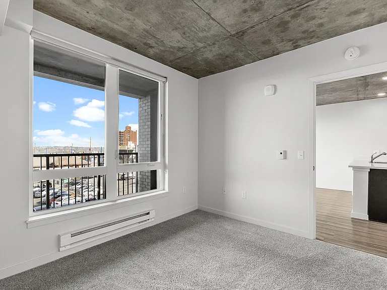 Stadium Apartments — Photo 38