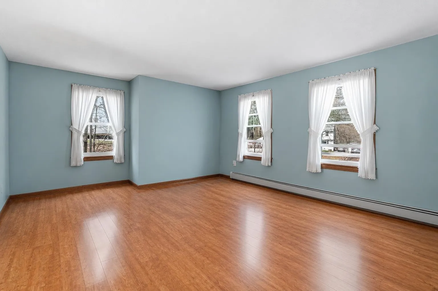 2 bed, 1.5 bath, 1342 sqft, $2,400 — Photo 3