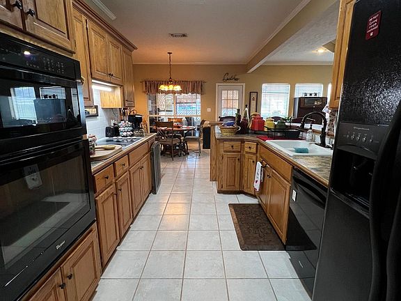 4th image of 6006 Beacon Hill Dr