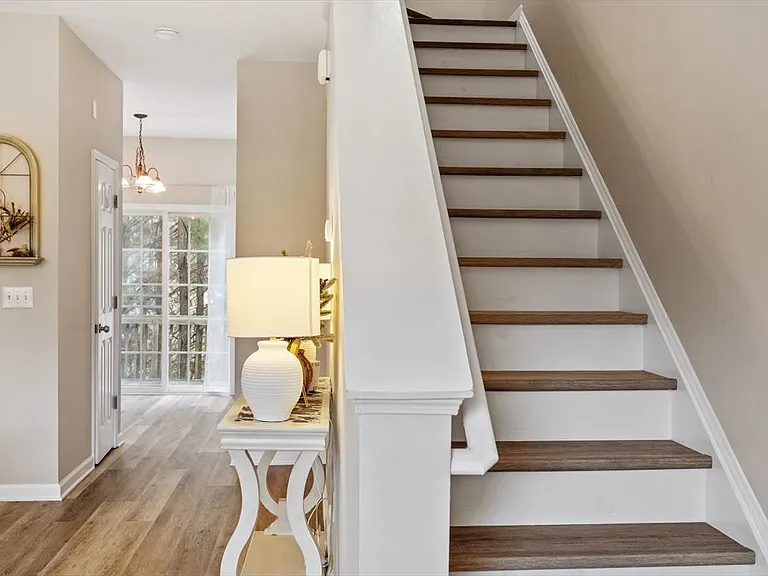 104 Linden Park Ln — Photo 6