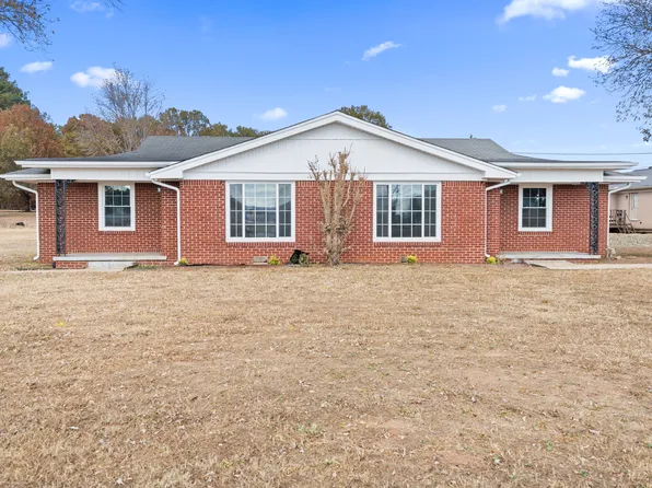 1601 Joe Wheeler Dr #B, Tuscumbia, AL 35674