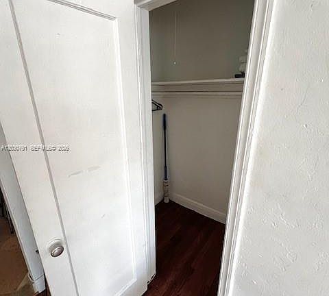 5th image of 601 7th St APT 4