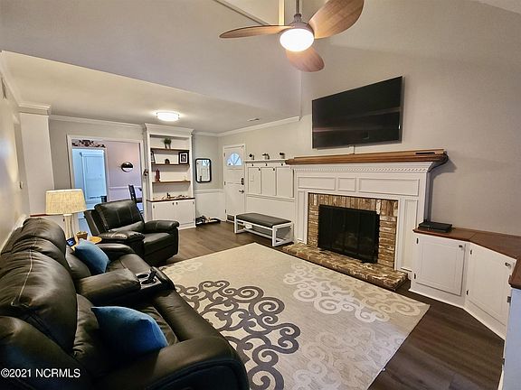 3rd image of 2903 Sussex St APT A
