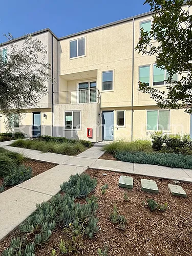 5481 Seacliff Pl #95 Photo 1