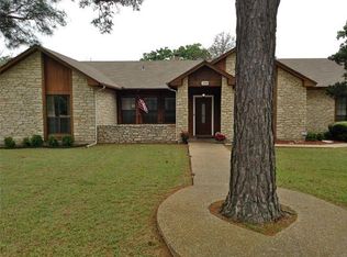 109 Mauna Loa Ln, Bastrop, TX 78602