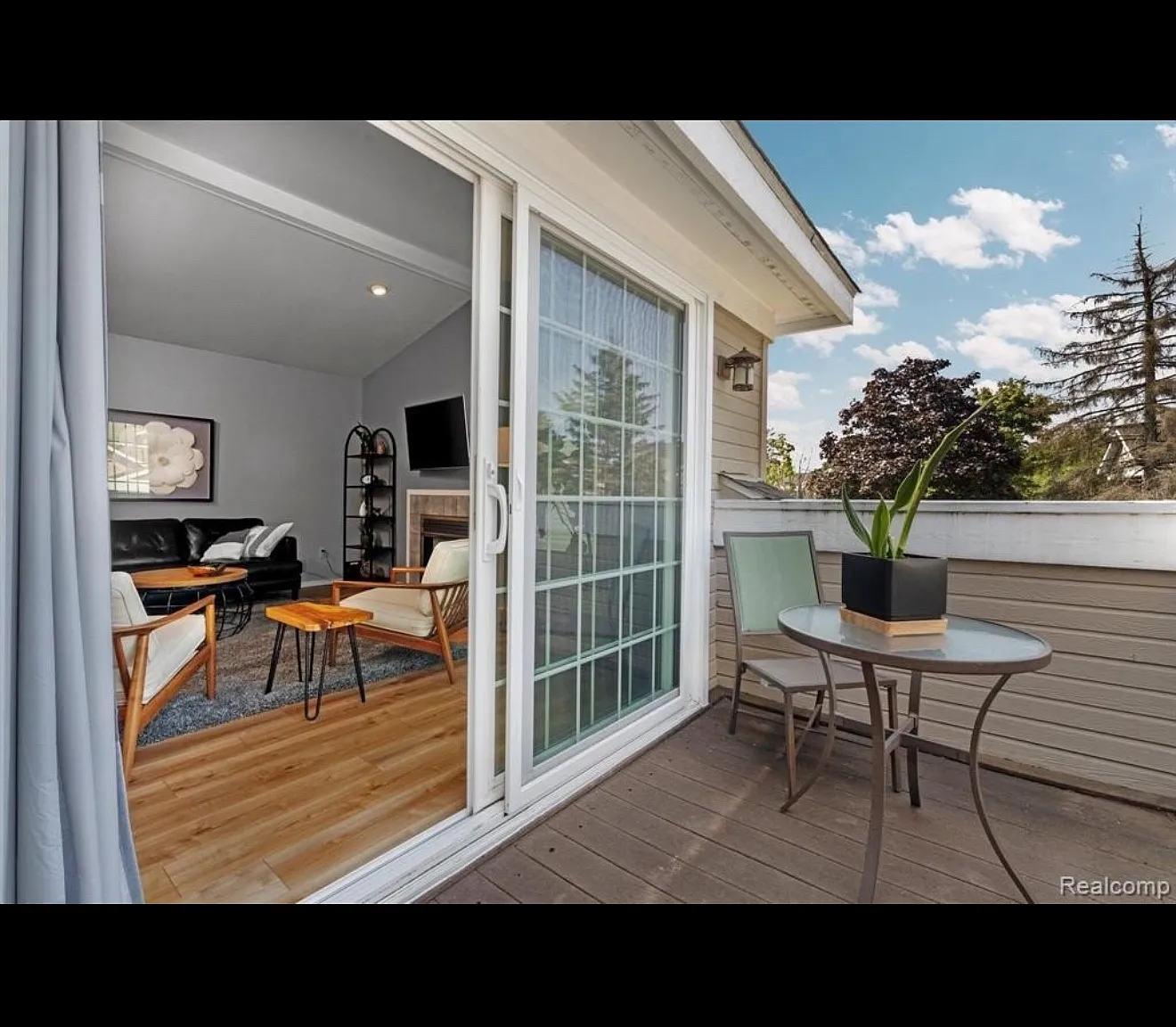 2 bed, 1450 sqft, $2,000 — Photo 3