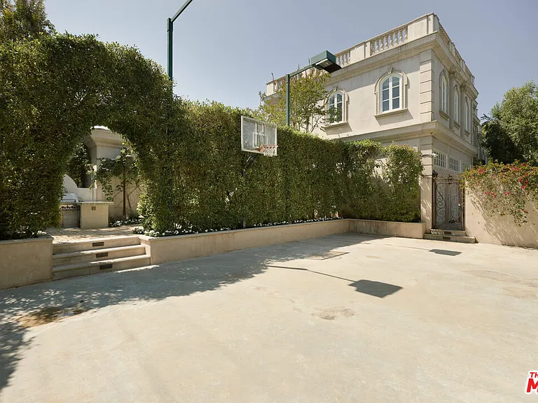 628 N Rodeo Dr — Photo 30