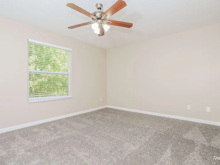 604 Princeton Dr — Photo 9