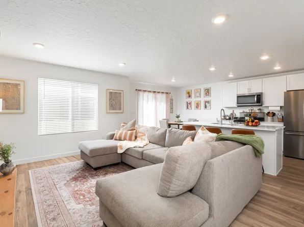 1063 E Dory Boat Rd, Saratoga Springs, UT 84045