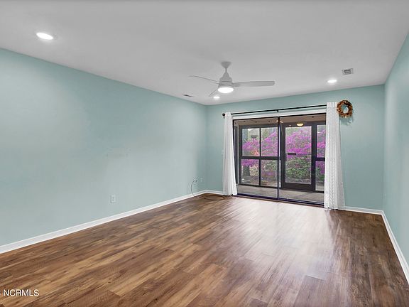 5th image of 1507 Military Cutoff Rd APT 121