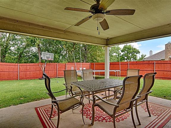 3rd image of 1006 Fern Dr