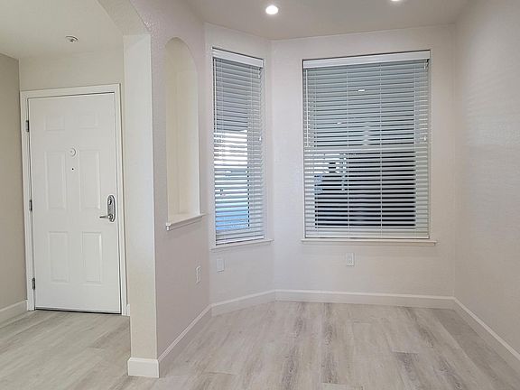 5th image of 400 Baltic Cir Unit 402