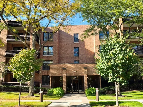 1066 Shermer Rd APT 43, Northbrook, IL 60062