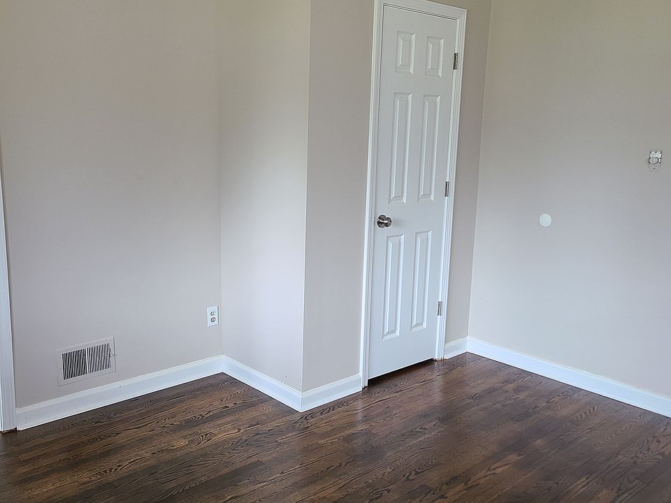 2nd image of 3591 Robb Ave