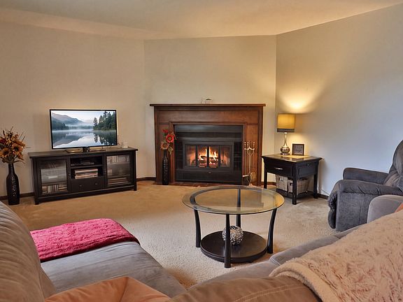 3rd image of 6607 Oak Ridge Ln