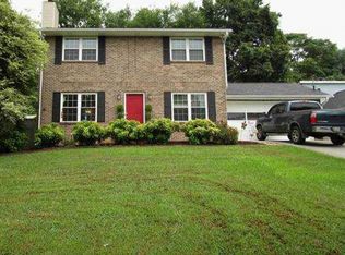 1019 Sharp Dr, Lenoir City, TN 37771