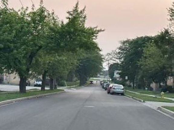 Exterior Neighborhood (street photo)