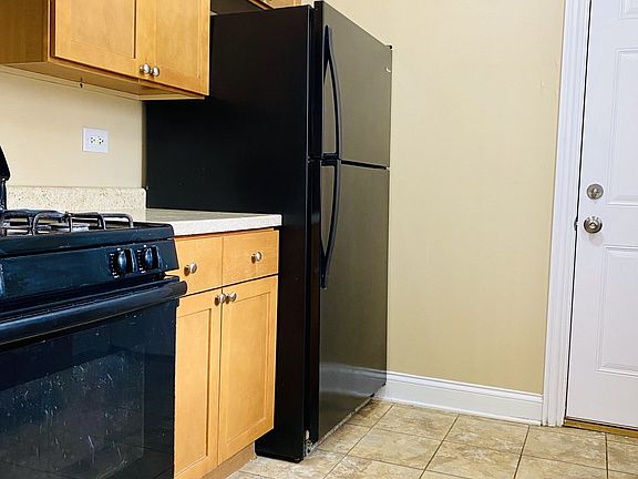 4th image of 8101 S Maryland Ave