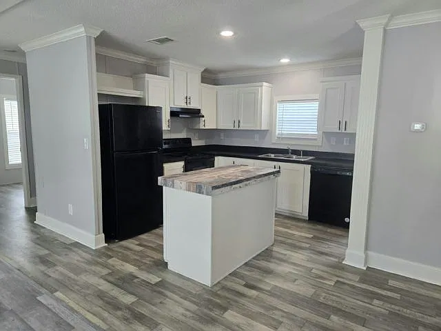 3 bed, 1040 sqft, $1,985 — Photo 4