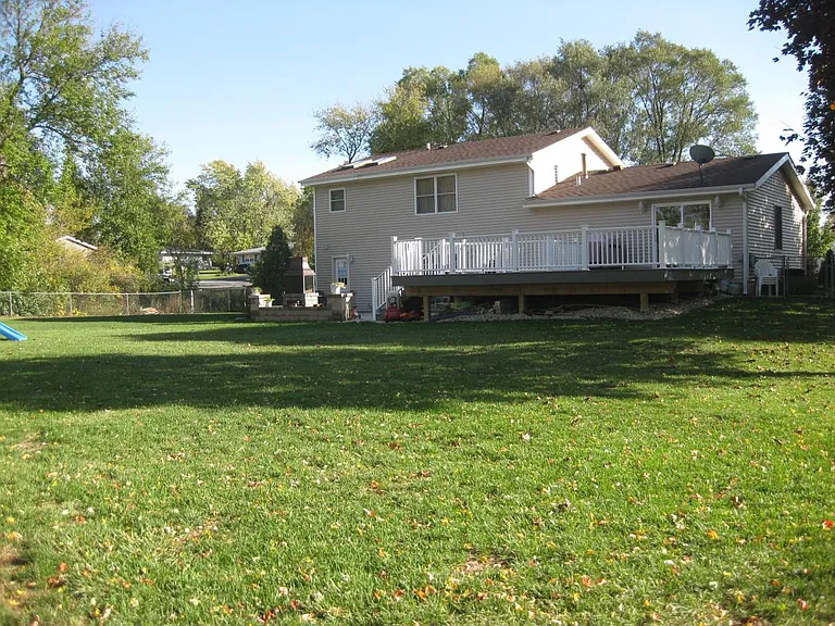 1104 Hayden Dr — Photo 15