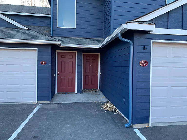 754 NE Oak Pl — Photo 9