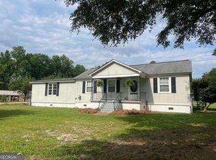 18 Harvey Womack Rd, Hazlehurst, GA 31539