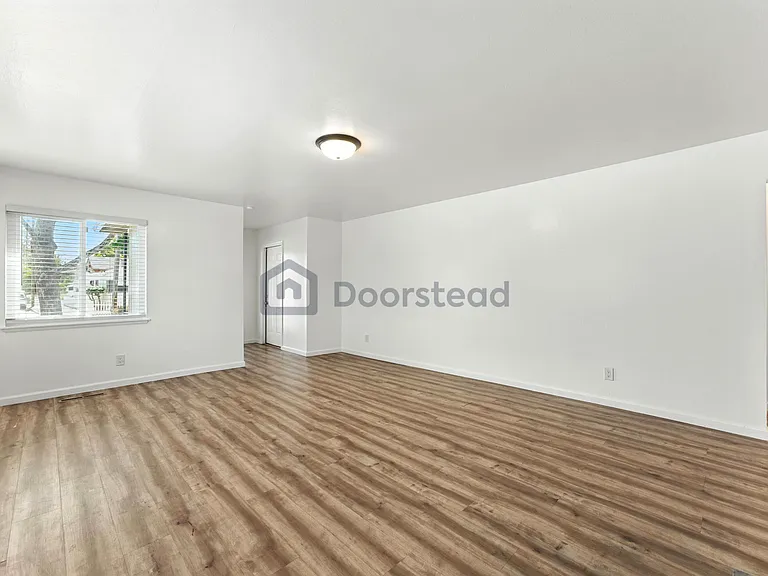 4339 Adeline St #B — Photo 11
