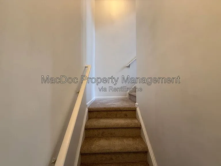 1404 Graham Dr — Photo 72