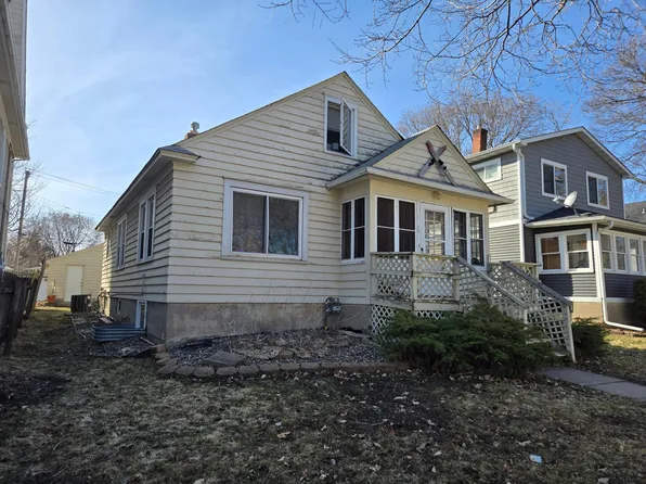 1049 23rd Ave SE, Minneapolis, MN 55414
